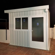 Cuidados para estructuras metálicas de exterior en viviendas de verano